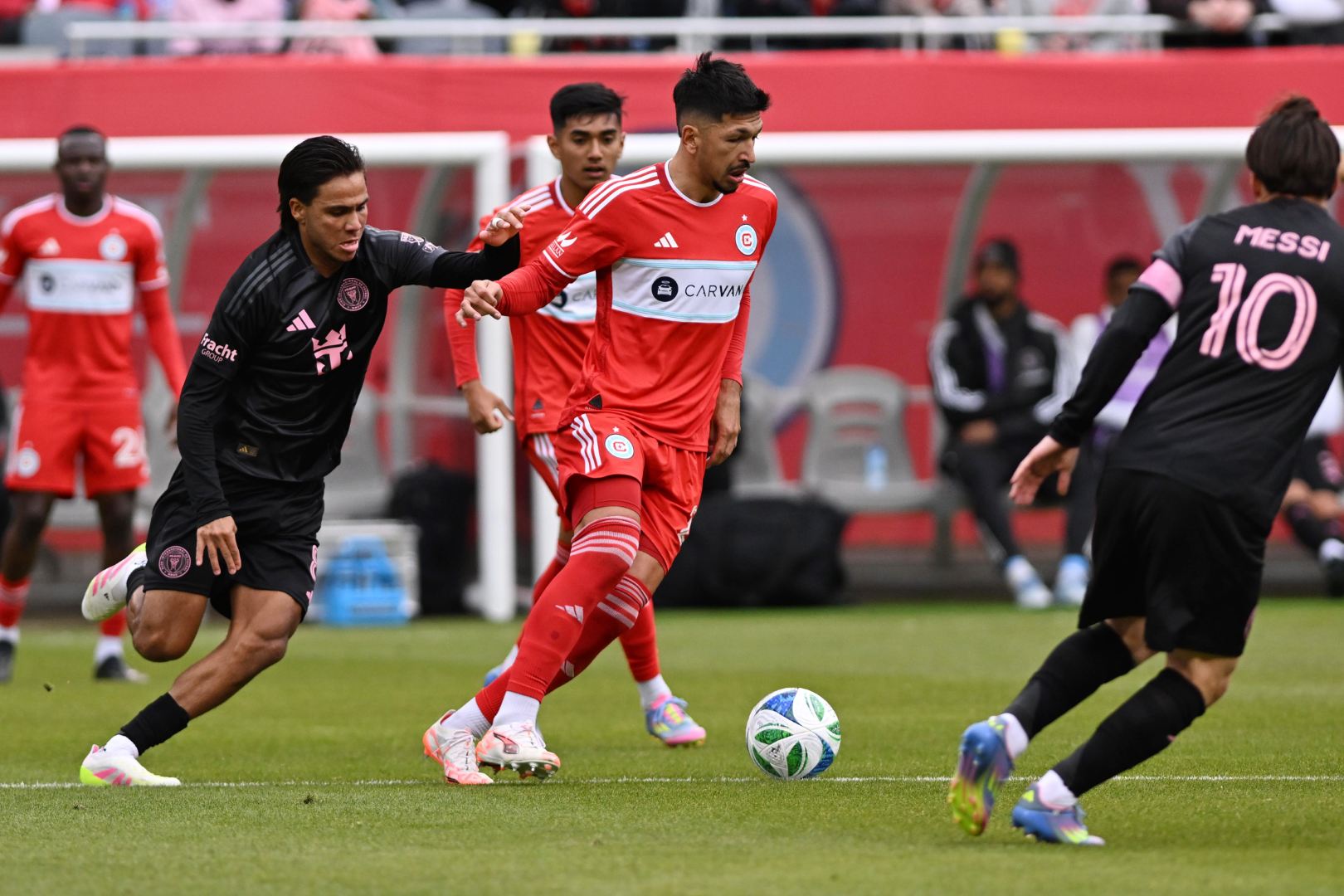 Mauricio Pineda Sergio Oregel vs Messi