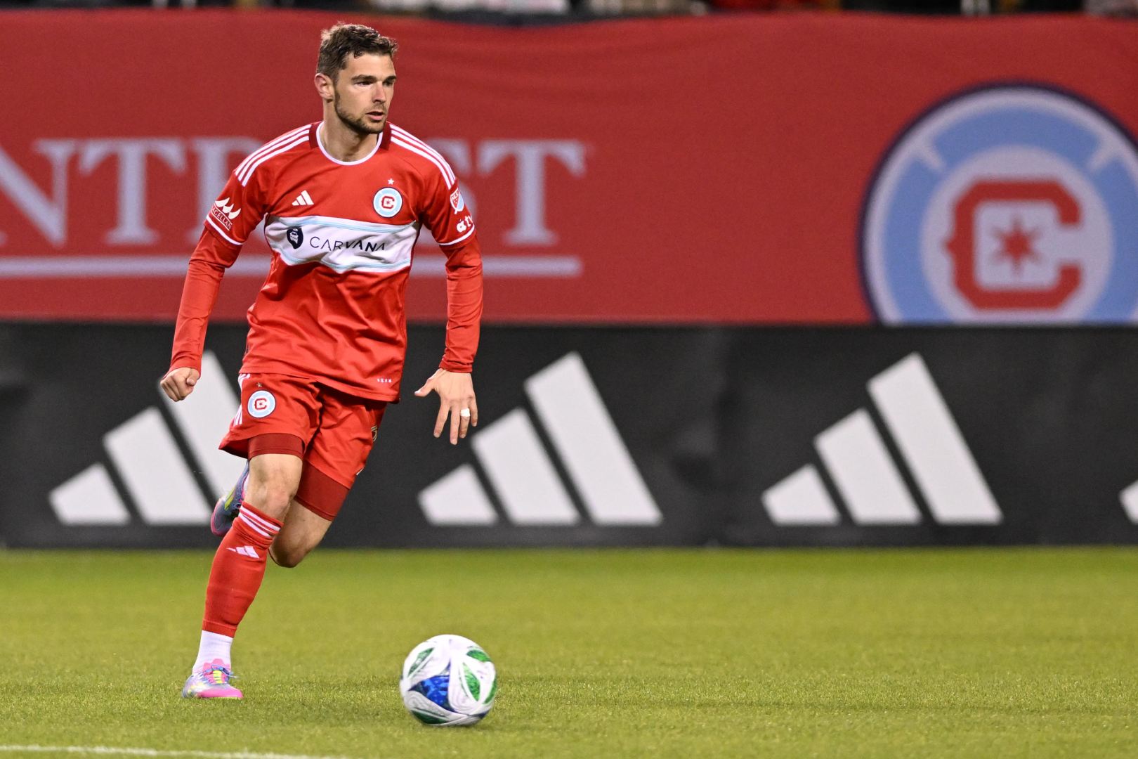 Hugo Cuypers plays the ball against Orlando on May 3, 2025